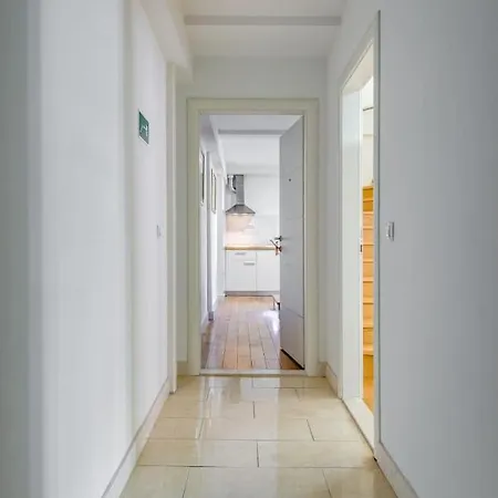 Tiana Apartament *